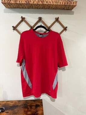 Nike Sphere Dry Men's Large Red and Grey Athletic Performance T-Shirt
